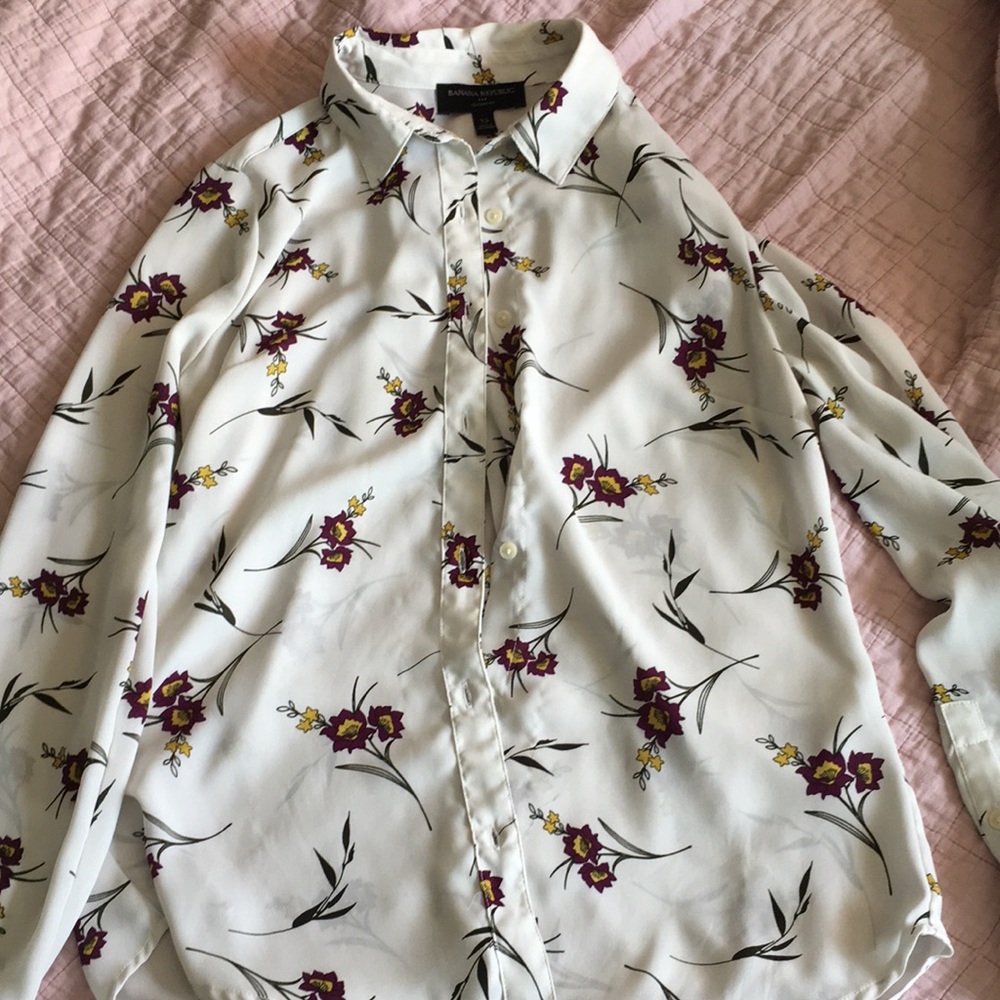 Banana Republic Button-Up